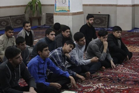 تصاویر/ هیئت هفتگی مدرسه علمیه امام خمینی(ره) شهرستان خوی