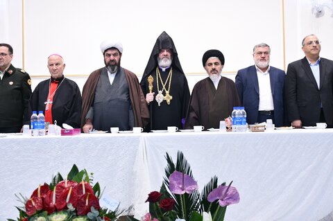 تصاویر/ دیدار نماینده ولی فقیه در آذربایجان غربی با جمعی از هموطنان مسیحی، ارامنه و آشوری
