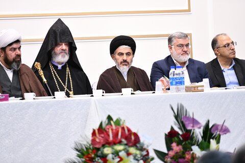 تصاویر/ دیدار نماینده ولی فقیه در آذربایجان غربی با جمعی از هموطنان مسیحی، ارامنه و آشوری