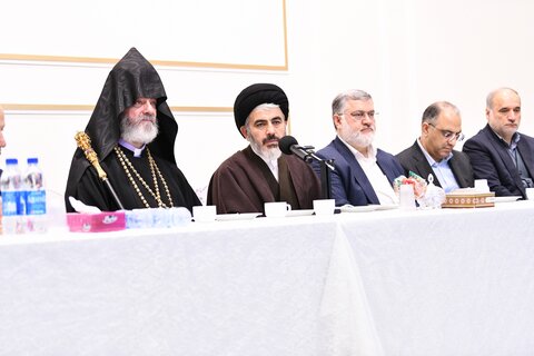 تصاویر/ دیدار نماینده ولی فقیه در آذربایجان غربی با جمعی از هموطنان مسیحی، ارامنه و آشوری