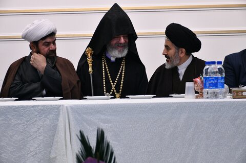 تصاویر/ دیدار نماینده ولی فقیه در آذربایجان غربی با جمعی از هموطنان مسیحی، ارامنه و آشوری