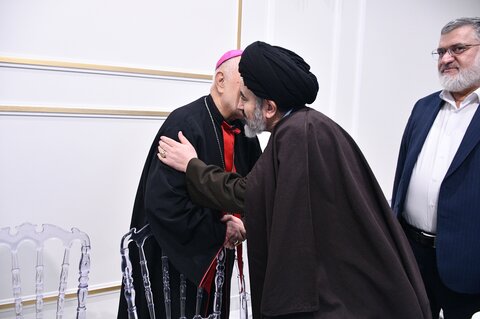 تصاویر/ دیدار نماینده ولی فقیه در آذربایجان غربی با جمعی از هموطنان مسیحی، ارامنه و آشوری