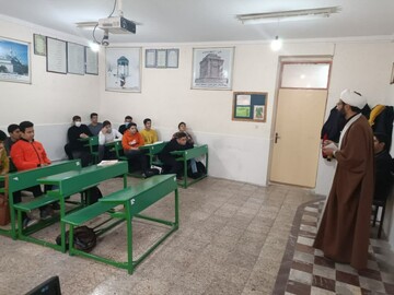 تصاویر/ فعالیت گروه تبلیغی کودک و نوجوان مدرسه علمیه امام صادق (ع) بیجار در مدارس شهر