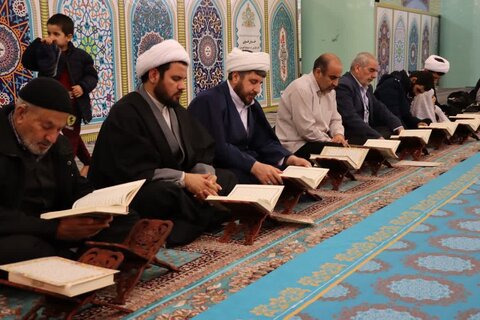 تصاویر / جلسه در محضر قرآن کریم در تکاب