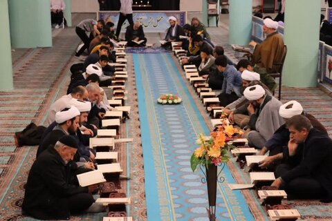 تصاویر / جلسه در محضر قرآن کریم در تکاب