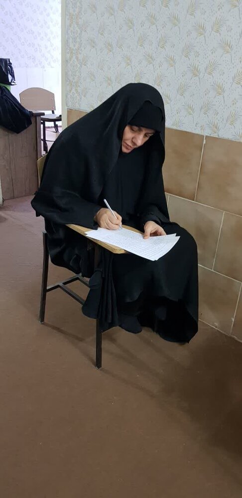 بازدیدسرزده مدیر حوزه علمیه خواهران استان یزد  از روند برگزاری امتحانات پایان ترم