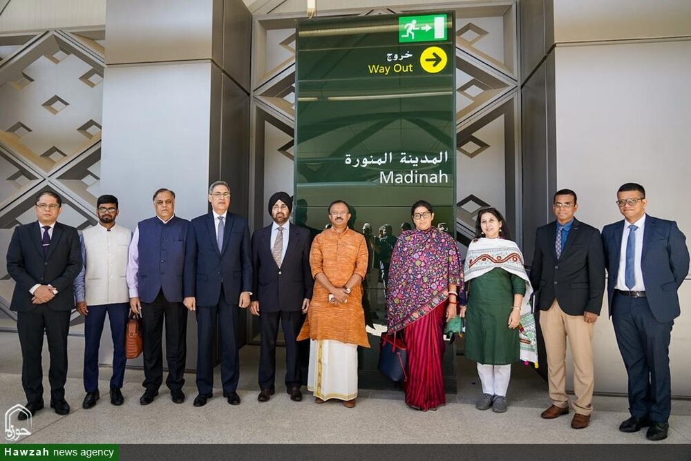 भारतीय केंद्रीय मंत्री स्मृति ईरानी का मस्जिद नबवी का ऐतिहासिक दौरा