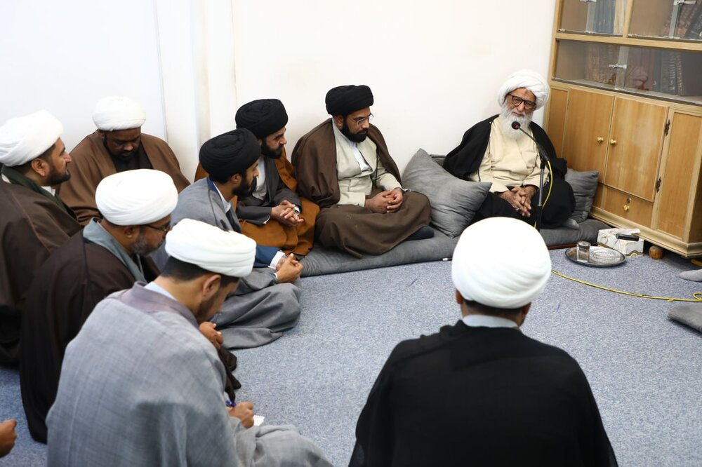 على المرأة المؤمنة التمسك بما قدّمته السيدة الزهراء وبنتها الحوراء (ع) في العفة والطهر على المرأة المؤمنة التمسك بما قدّمته السيدة الزهراء وبنتها الحوراء (ع) في العفة والطهر