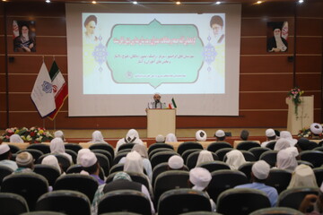 در جهت احقاق حق مردم‌ و برخورد با متخلف با هیچکس تعارف نداریم