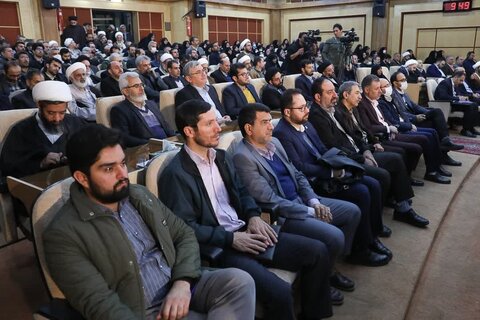 تصاویر / تجلیل از فعالان عرصه نماز با حضور نماینده ولی فقیه در استان قزوین