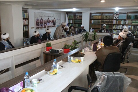 تصاویر/ جلسه نهادهای حوزوی بوشهر با حضور مسئول دفتر سیاسی اجتماعی حوزه های علمیه