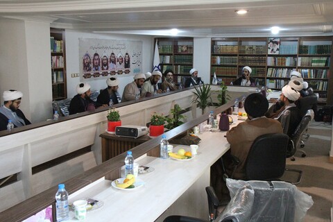 تصاویر/ جلسه نهادهای حوزوی بوشهر با حضور مسئول دفتر سیاسی اجتماعی حوزه های علمیه