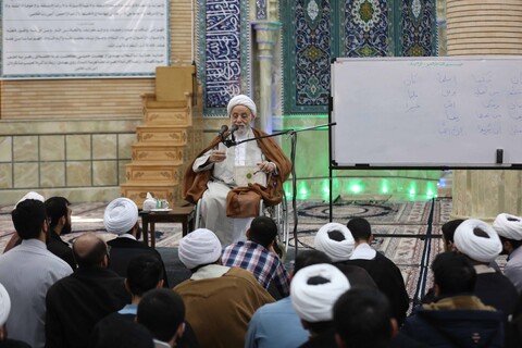 تصاویر/ درس هایی از قرآن توسط استاد قرائتی