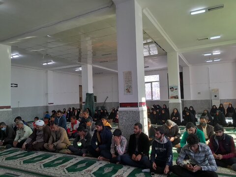 تصاویر / اجلاسیه نماز با شرکت دانش آموزان در مدرسه علمیه حاجی آباد
