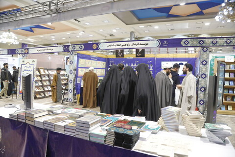 تصاویر/ حال و هوای ششمین روز نمایشگاه کتاب و دستاوردهای علمی مراکز پژوهشی حوزوی