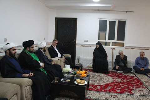 تصاویر/ دیدار مدیران معاونت امور طلاب با خانواده روحانی شهید گرگین در برازجان