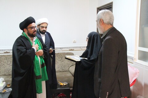 تصاویر/ دیدار مدیران معاونت امور طلاب با خانواده روحانی شهید گرگین در برازجان