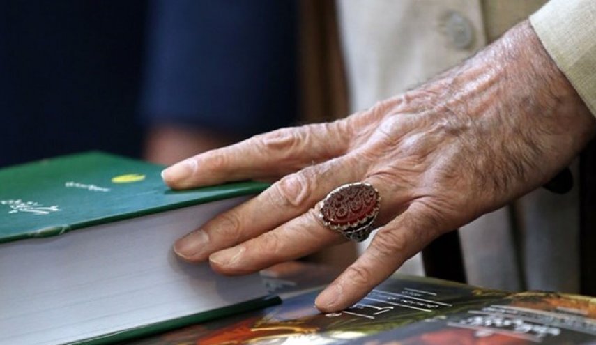 مستشارية ايران في بيروت تطلق 8 كتب من مؤلفات الامام الخامنئي باللغة العربية مستشارية ايران في بيروت تطلق 8 كتب من مؤلفات الامام الخامنئي باللغة العربية