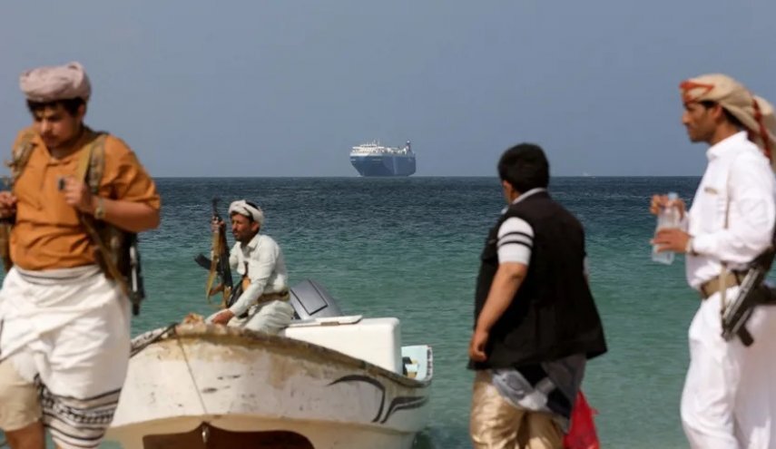 أنباء عن دوي انفجارات تهز منطقة الحديدة في اليمن أنباء عن دوي انفجارات تهز منطقة الحديدة في اليمن