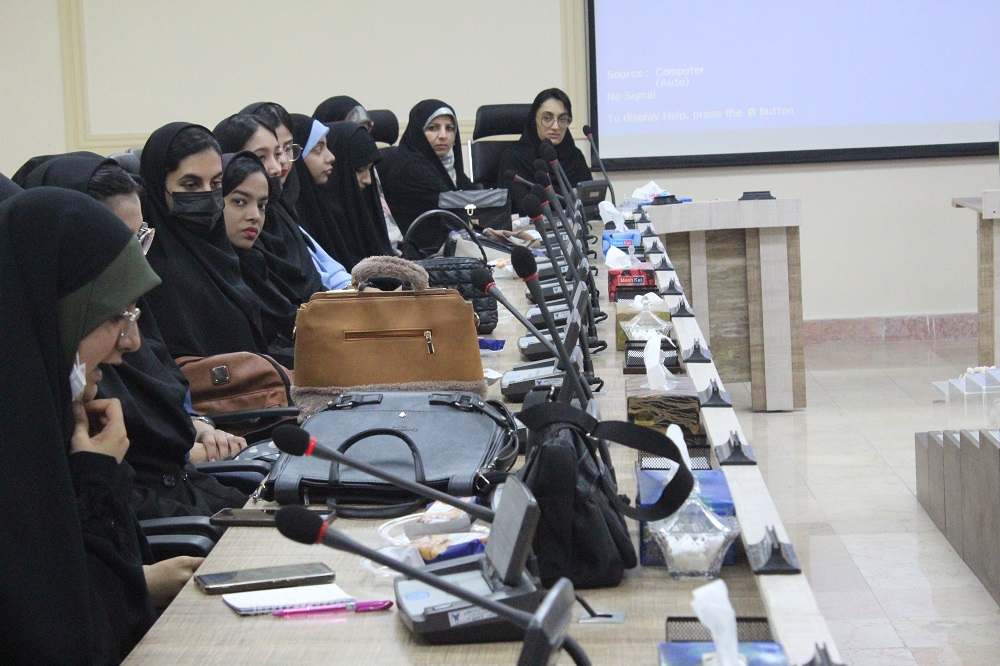 اختتامیه طرح همیاران همتا در دانشگاه آزاد اسلامی بندرعباس+عکس