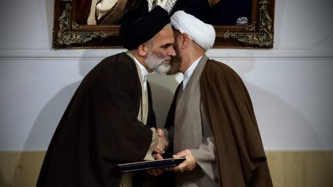 تصاویر/ نشست ماهانه مسئولین مراکز نیکوکاری با امام جمعه سلماس