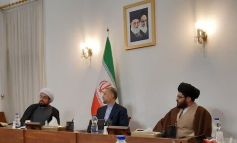 تاکید بر ضرورت ورود فقه در سیاست خارجی دیدار اعضای دبیرخانه همایش بینالمللی فقه سیاست خارجی با دکتر امیرعبداللهیان