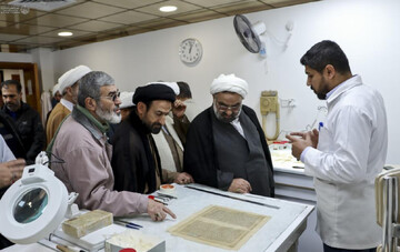 بازدید اعضای جامعة المصطفی از اداره امور فکری و فرهنگی حرم مطهر علوی