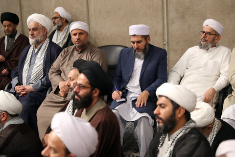 بالصور/ لقاء أئمة الجمعة من أنحاء البلاد مع الإمام الخامنئي