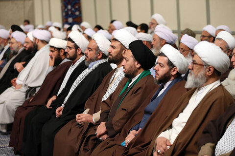 بالصور/ لقاء أئمة الجمعة من أنحاء البلاد مع الإمام الخامنئي