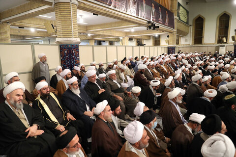 بالصور/ لقاء أئمة الجمعة من أنحاء البلاد مع الإمام الخامنئي