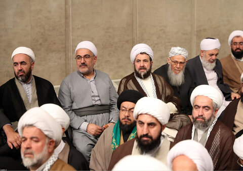 بالصور/ لقاء أئمة الجمعة من أنحاء البلاد مع الإمام الخامنئي
