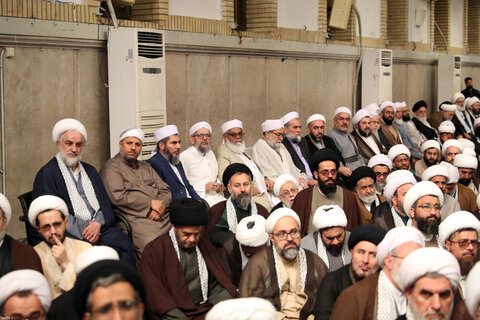 بالصور/ لقاء أئمة الجمعة من أنحاء البلاد مع الإمام الخامنئي
