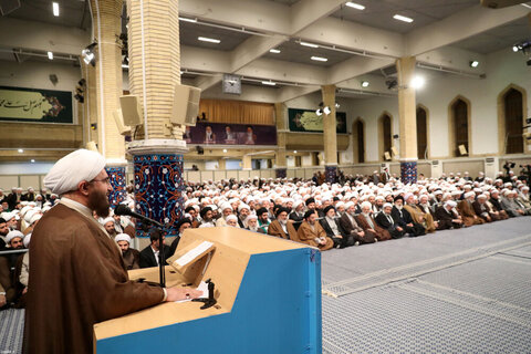 بالصور/ لقاء أئمة الجمعة من أنحاء البلاد مع الإمام الخامنئي