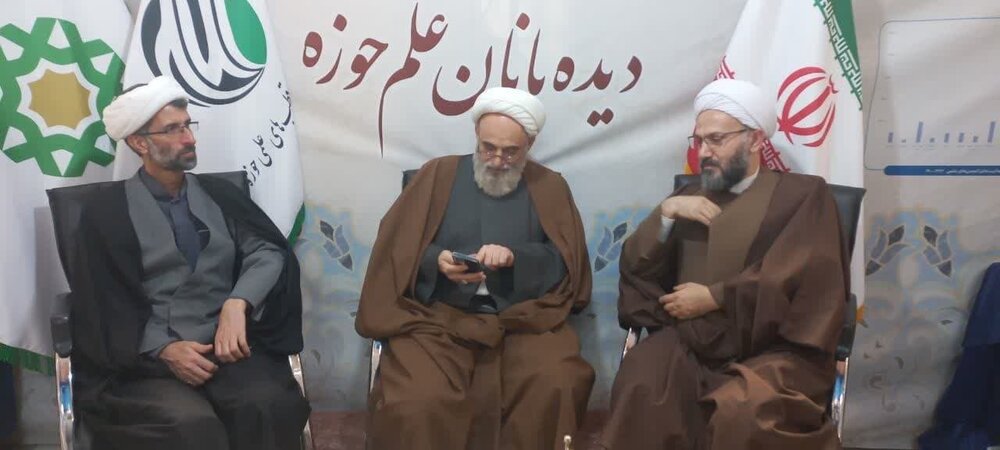 گزارشی از فعالیتهای انجمنهای علمی حوزه در نمایشگاه "مشکات" + عکس