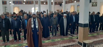 تصاویر/ اقامه نماز جمعه شهر دندی