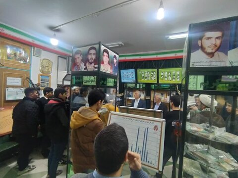 تصاویر/ حضور دانش آموزان دبیرستان علوم و معارف اسلامی تهران در هلال بن علی