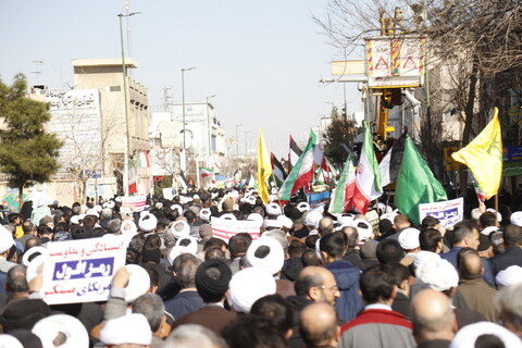 راهپیمایی نمازگزاران قمی در محکومیت حملات رژیم صهیونیستی