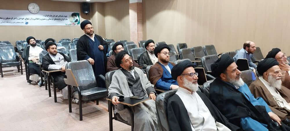 بررسی«نسبت فعالیت نظام و حکمرانان اسلامی در مسئله امربه معروف و نهی از منکر با فعالیت آحاد جامعه اسلامی»