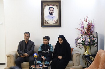 فیلم کامل گفت‌وگوی حوزه نیوز با پدر و مادر شهید آرمان علی‌وردی