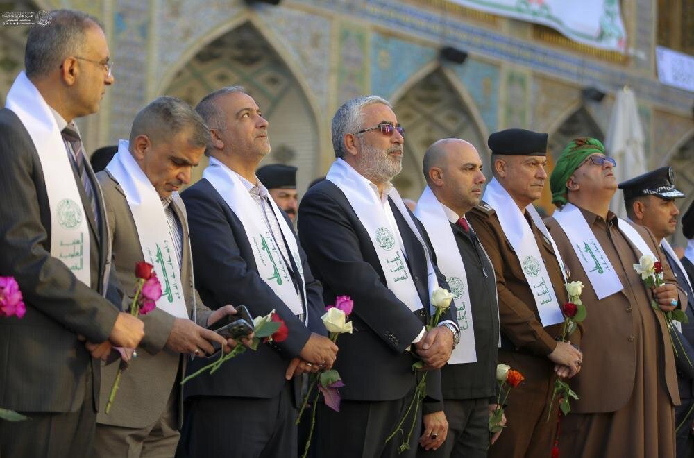 "مولود کعبه" در حرم حضرت امیر مؤمنان علی (ع) برافراشته شد  + تصاویر