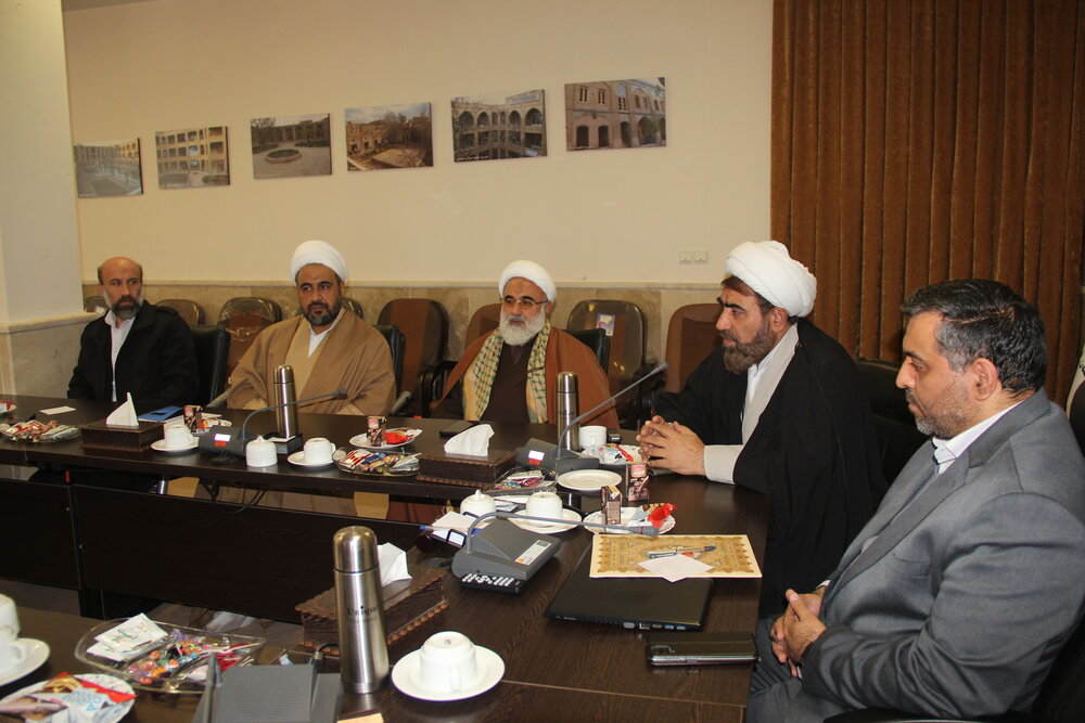 یاریرسانی به نیازمندان از دستورات دین مبین اسلام و اهل بیت(ع) است