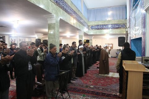 تصاویر/ حضور امام جمعه کرمانشاه در مسجد حضرت قمر بنی‌هاشم (ع) ، محله ابوذر کرمانشاه