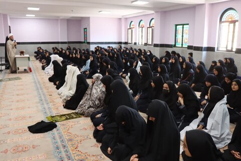 تصاویر/ گفتگوی صمیمی امام جمعه عالیشهر با دانش آموزان دهه هشتادی