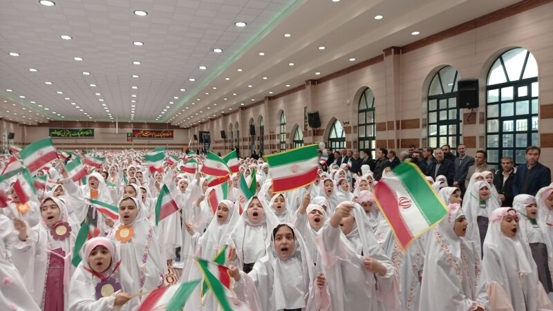 تصاویر/جشن تکلیف دانش‌آموزان دختر اردبیلی