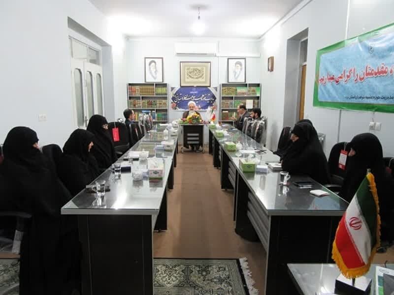 اعتماد به خدا و بینیازی از مردم عامل پیشرفت و عزت انسان است