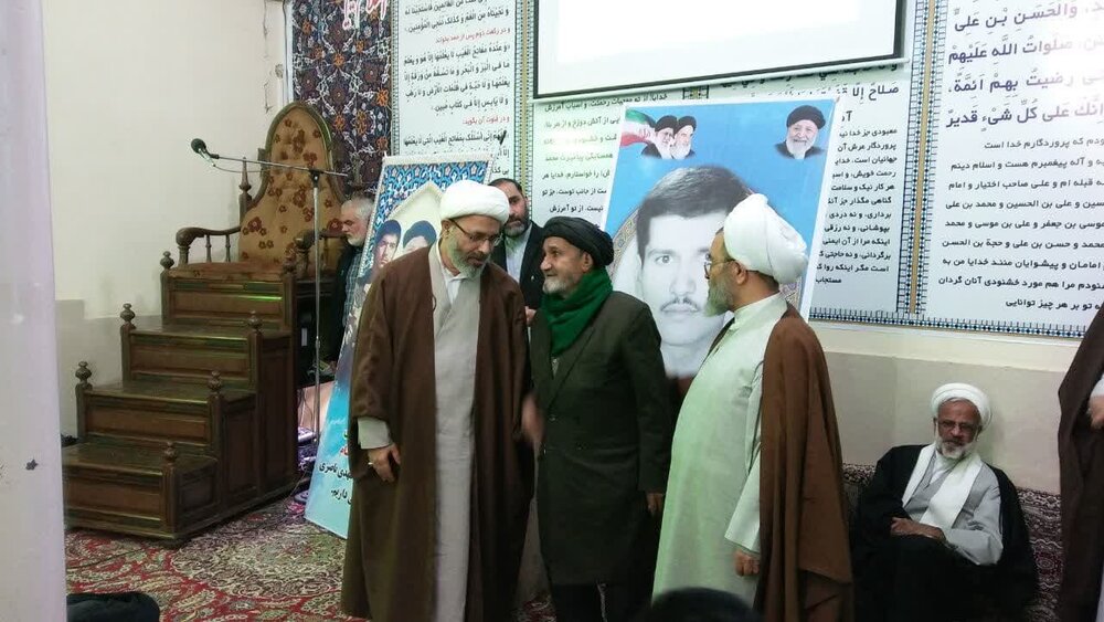 اهتمام به حوزه های علمیه یکی از راههای مقابله با تهاجم فرهنگی است