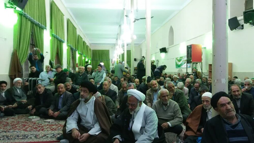 اهتمام به حوزه های علمیه یکی از راههای مقابله با تهاجم فرهنگی است