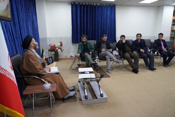 تصاویر/ دیدار دبیر کل نهاد کتابخانه های عمومی کشور با نماینده ولی فقیه در لرستان