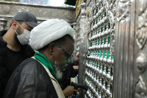 Photo: Sheikh Zakzaky's visit to the shrine of Lady Fatima Masuma (PBUH)