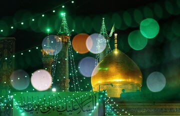 تصاویر/ حال و هوای حرم کریمه اهل بیت(ع) در شب میلاد امام علی(ع)